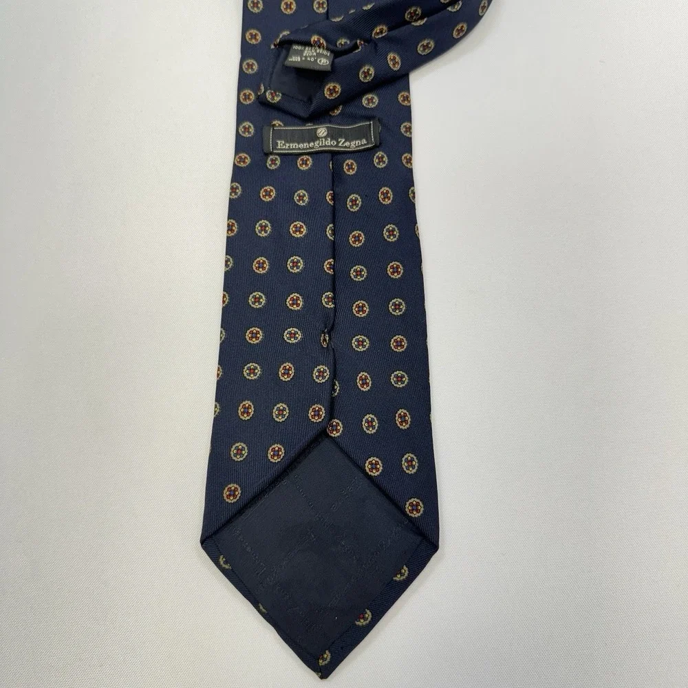Ermenegildo Zegna 100% Silk Tie Medallion Floral Rosette Navy Blue Made in Italy